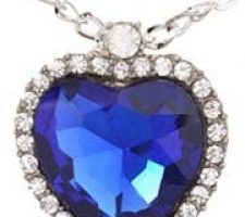 LAB-GROWN-BLUE-SAPPHIRE-HEART-SHAPED-PENDANT-min