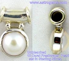 astrological-moon-pearl-pendant-min